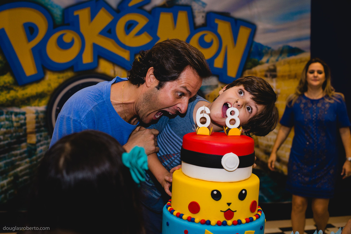 fazendo careta com o pai