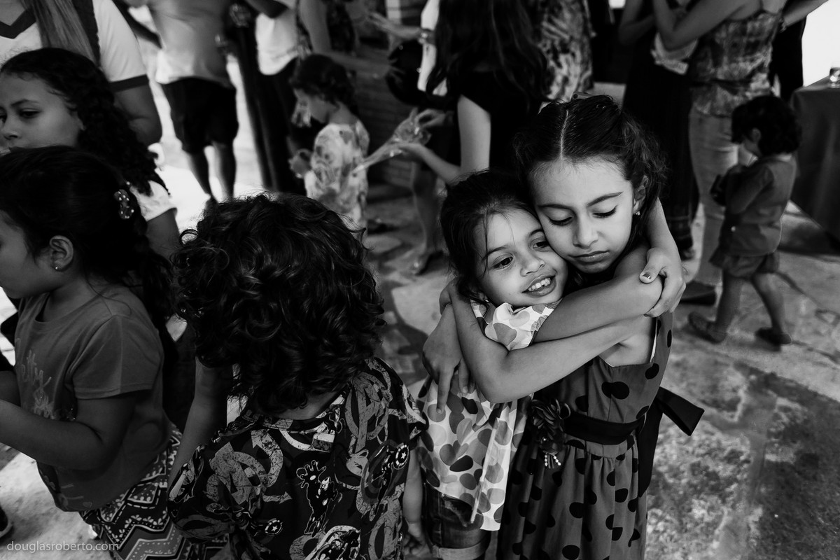 abraço de amigas