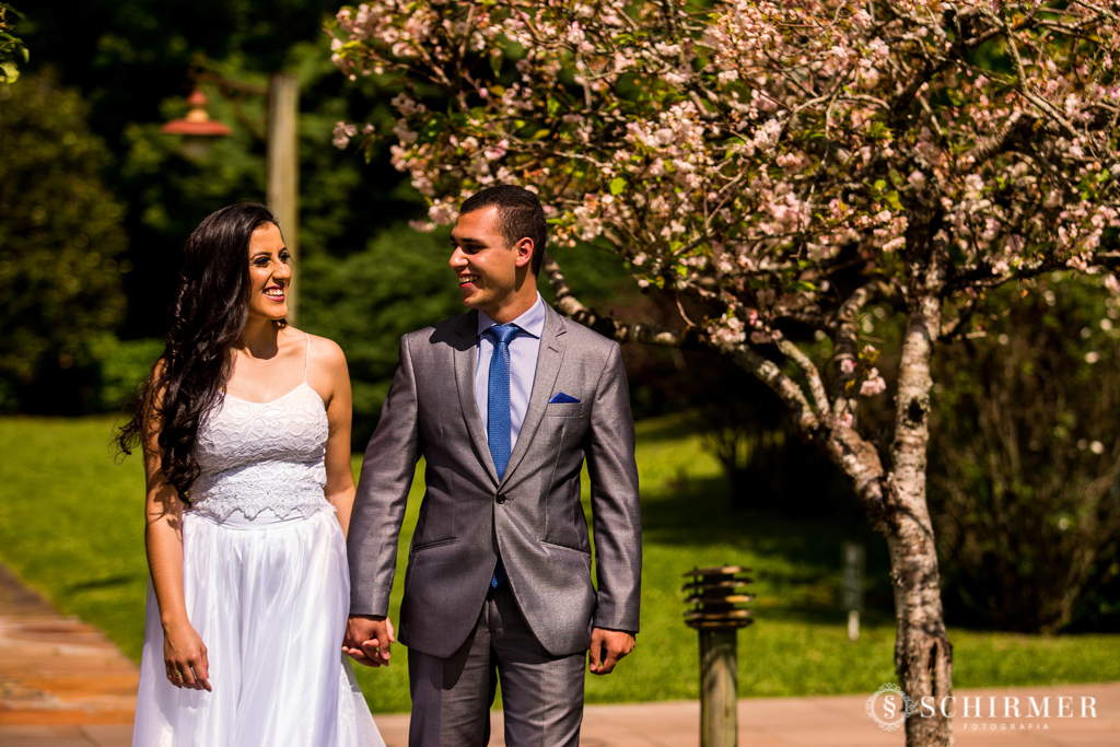 casal campo Ensaio pré casamento Andrielle e Felipe em Canela - RS - Fotografia de Sidnei Schirmer Fotografo em Porto Alegre RS