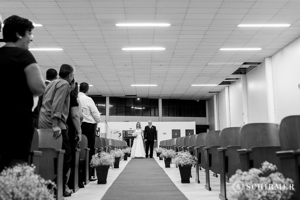 entrada da noiva na igreja