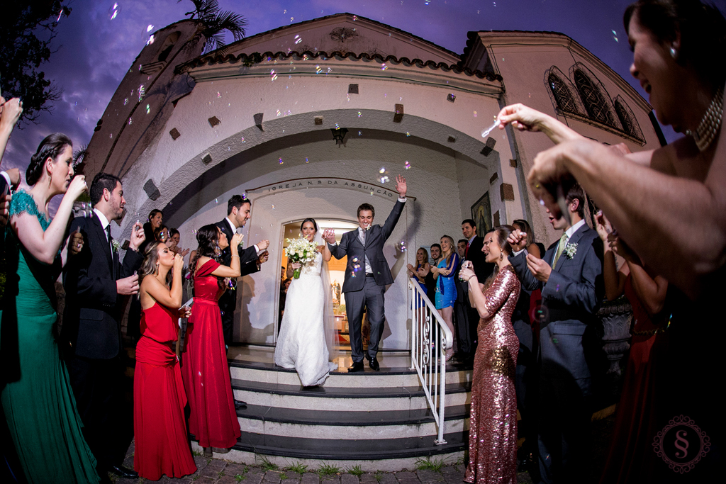 saída dos noivos antonio e carmen