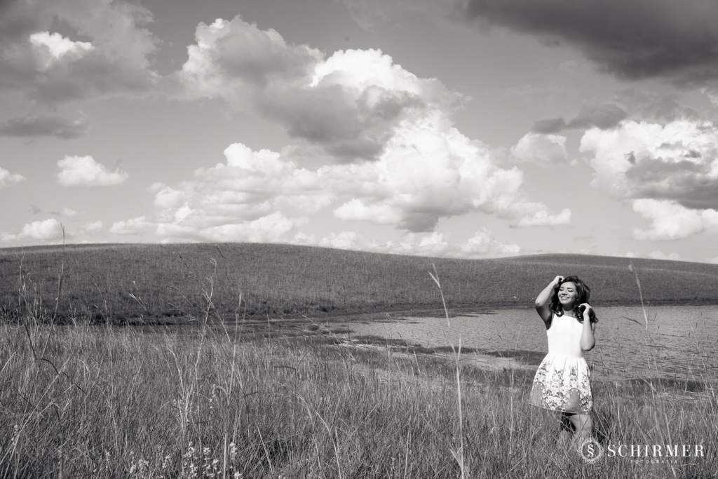 Ensaio feminino ao ar livre canela gramado book 15 anos verde campo serra