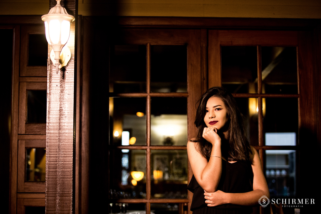 Ensaio feminino ao ar livre canela gramado book 15 anos noite cidade