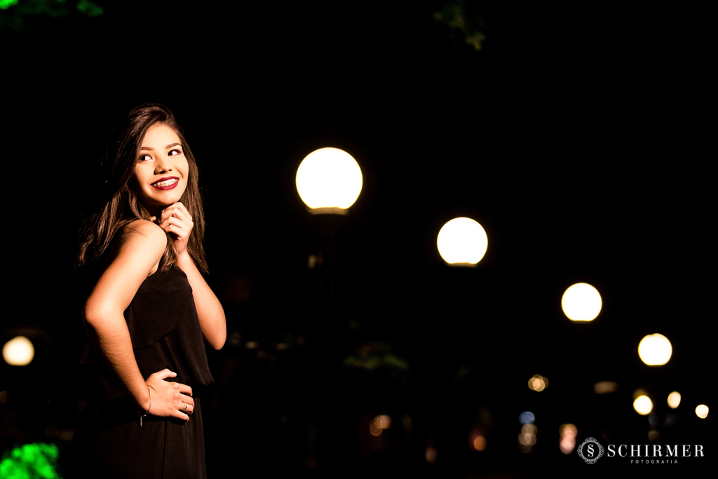 Ensaio feminino ao ar livre canela gramado book 15 anos noite cidade