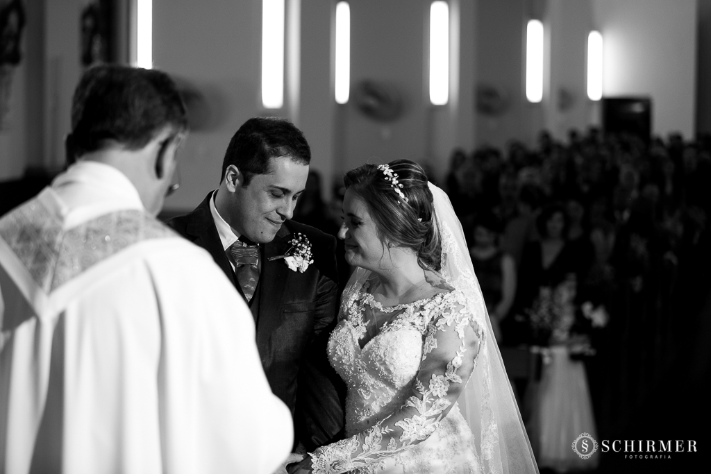 casamento porto alegre noiva andressa e jõao igreja santo antonio noivos no altar