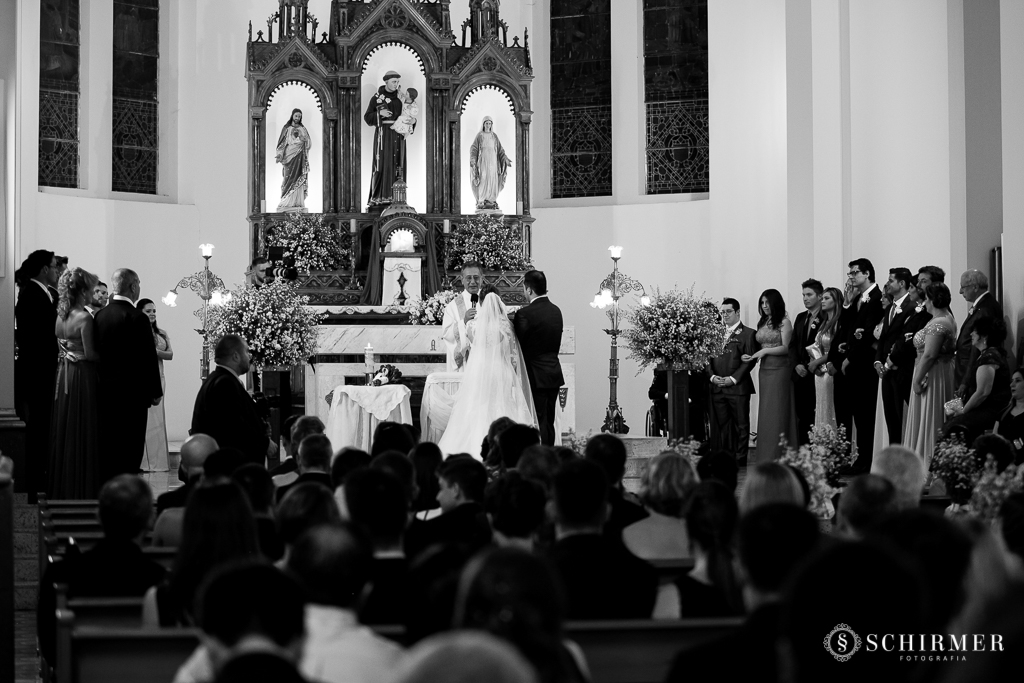 casamento porto alegre noiva andressa e jõao igreja santo antonio noivos no altar