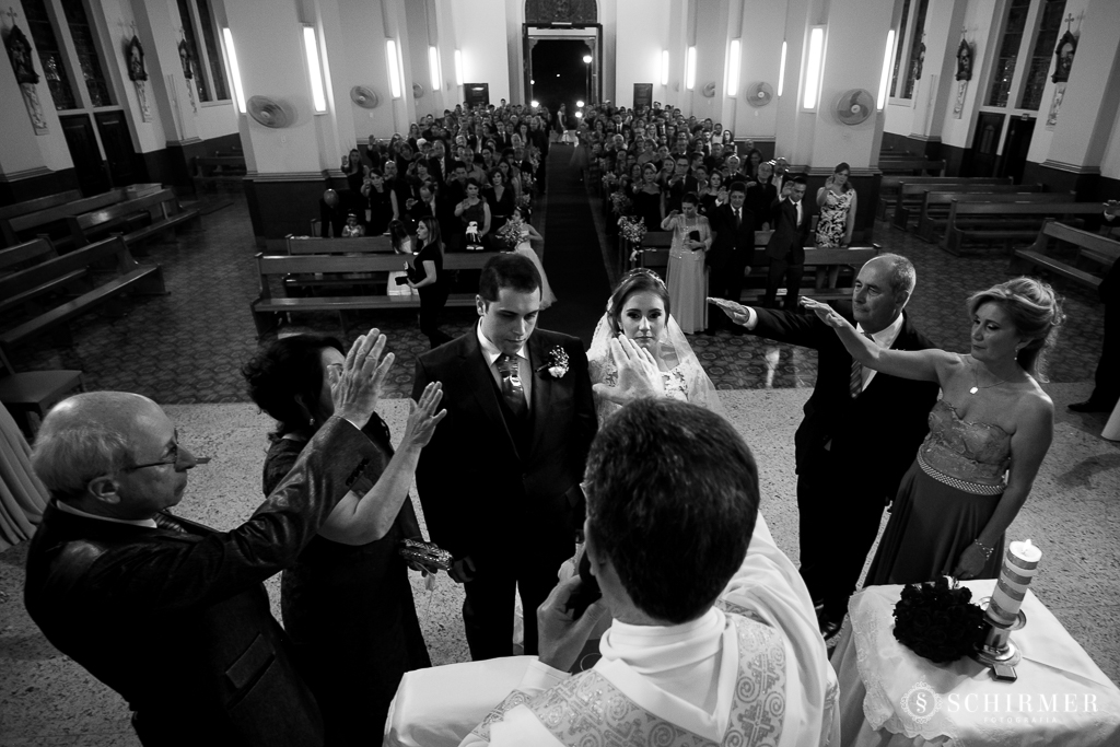 casamento porto alegre noiva andressa e jõao igreja santo antonio noivos no altar