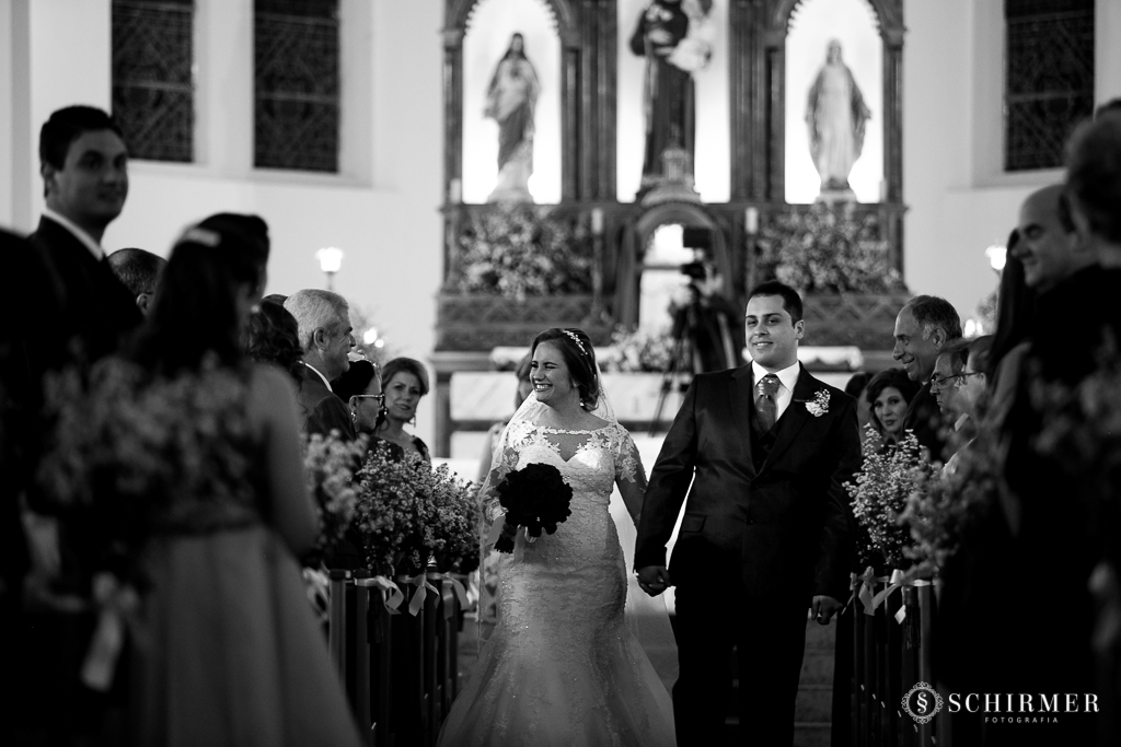 casamento porto alegre noiva andressa e jõao igreja santo antonio noivos no altar saída dos noivos