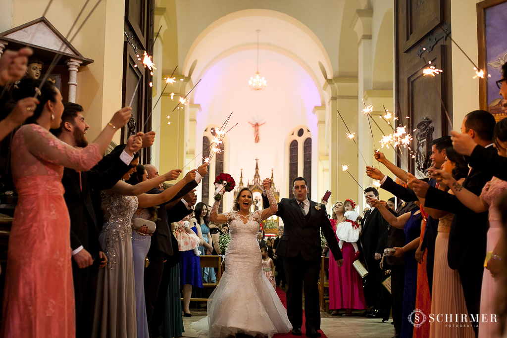 casamento porto alegre noiva andressa e jõao igreja santo antonio noivos saida dos noivos