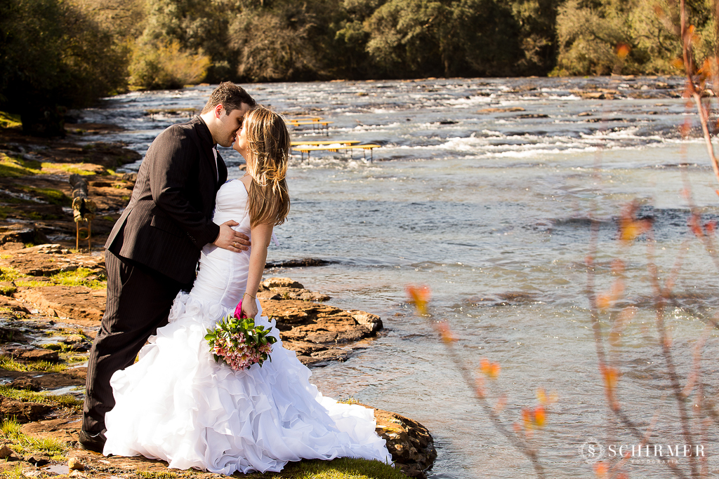 ensaio pre casamento andressa e joão vacaria RS pre wedding cachoeirinha fotografo de casamento região metropolitana Parque das Cachoeiras beijo