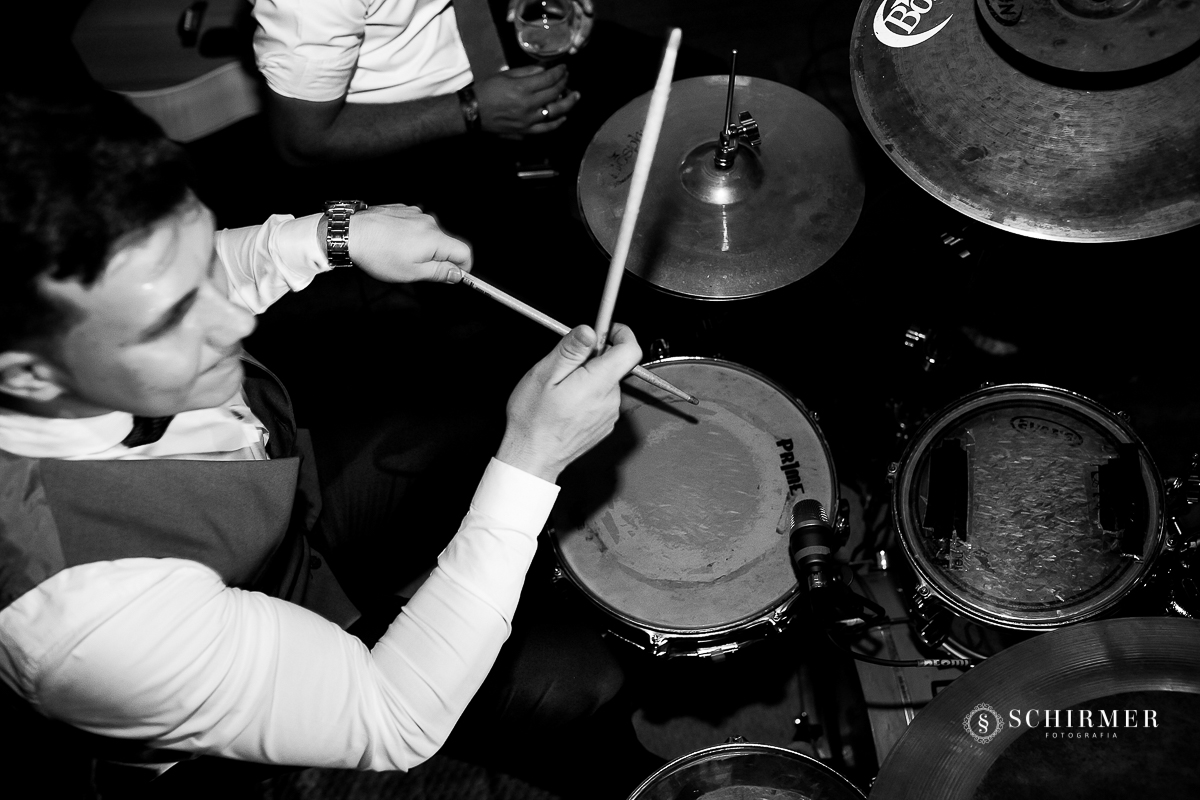 noivo baterista festa de casamento - schirmer fotografia - porto alegre - fotografo de casamento maycon e jana
