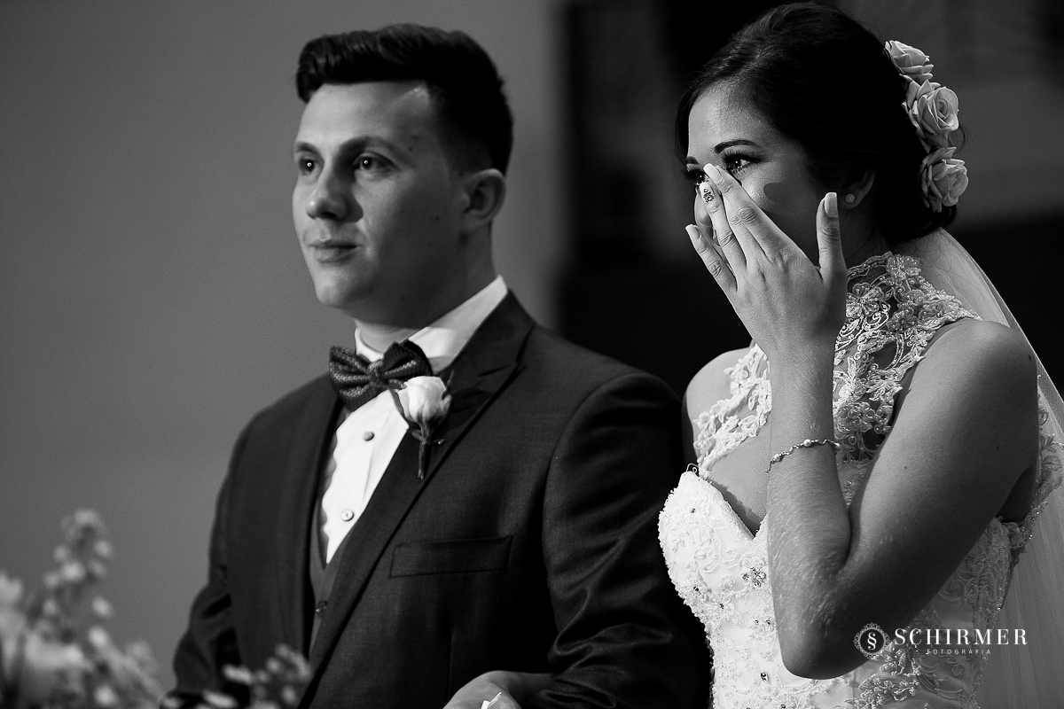 lagrimas da noiva emoção no altar