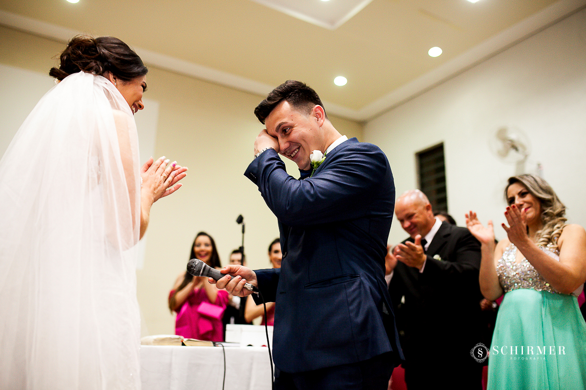 noivo emocionado - schirmer fotografia - porto alegre - fotografo de casamento maycon e jana