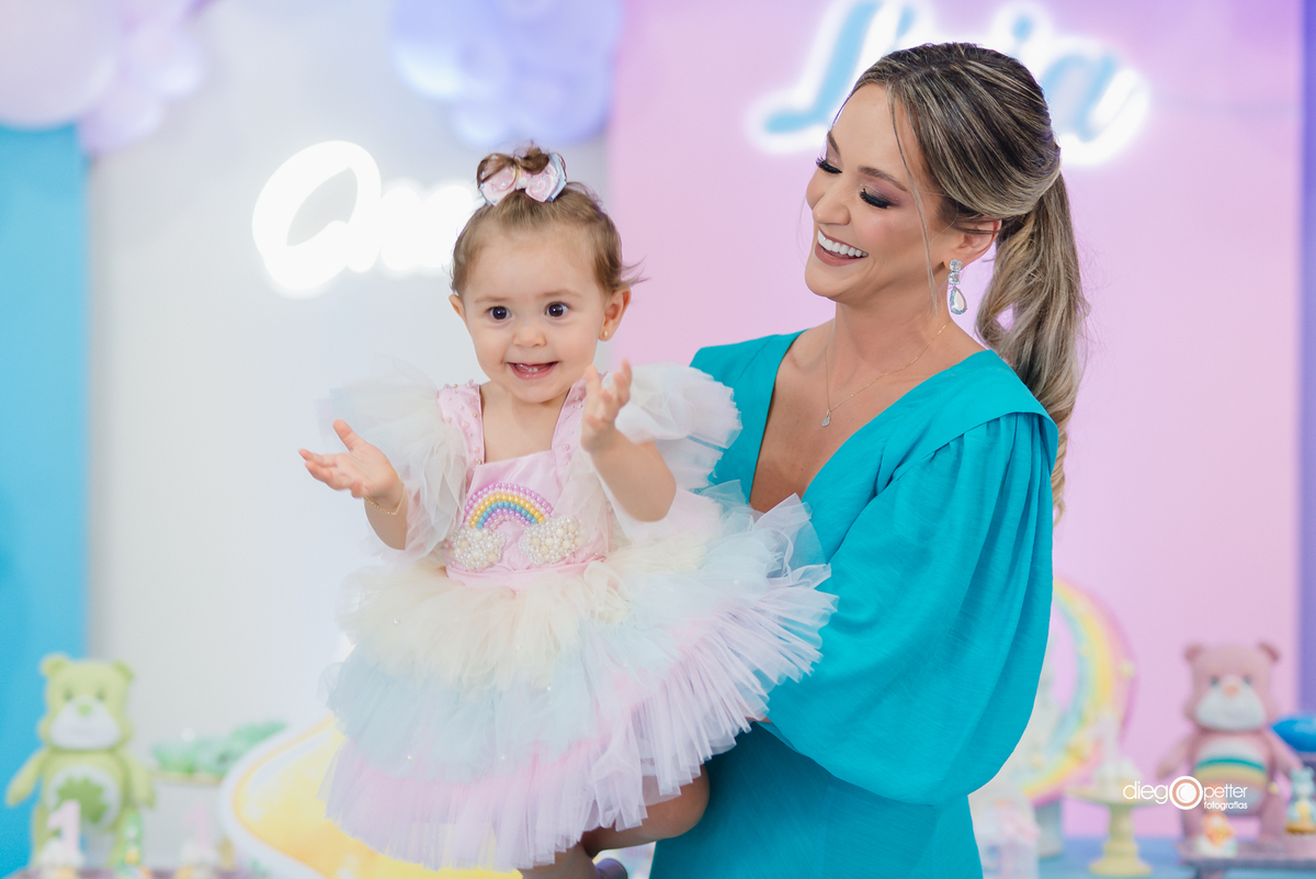 primeiro aninho lívia soledade com a mãe