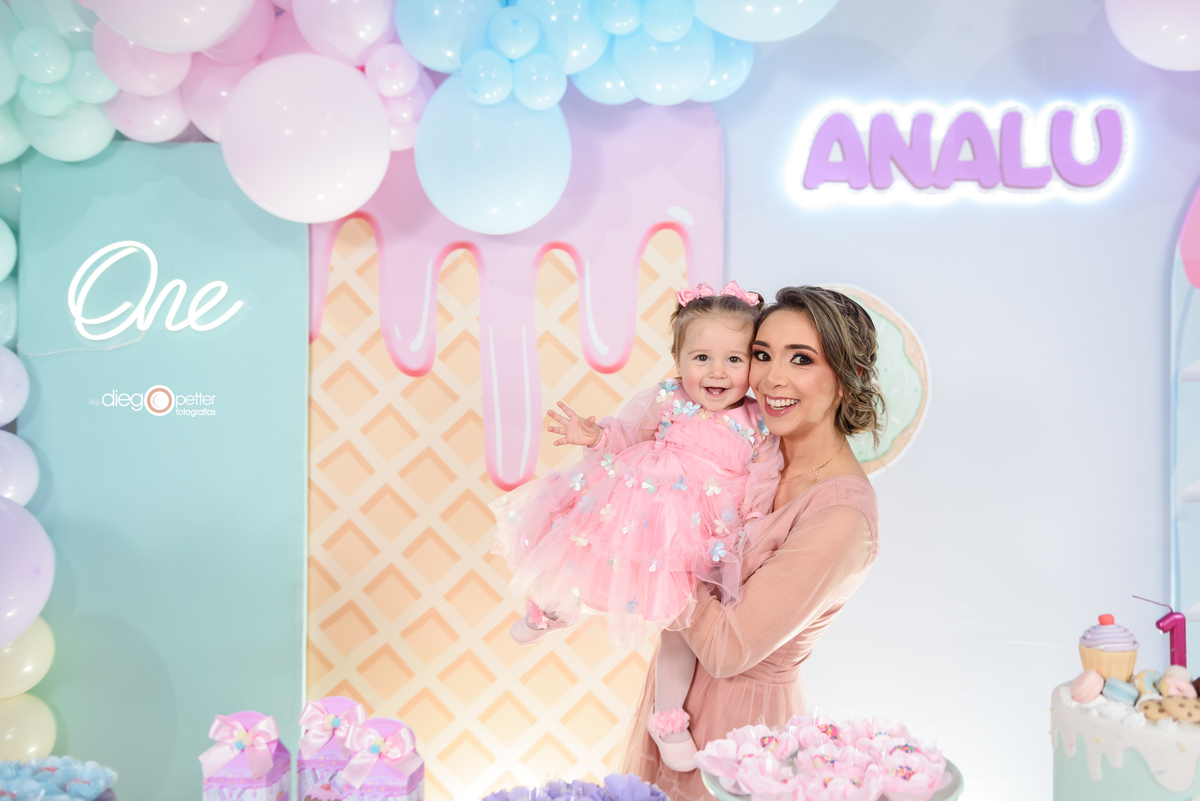 mãe e filha aniversário de 1 ano