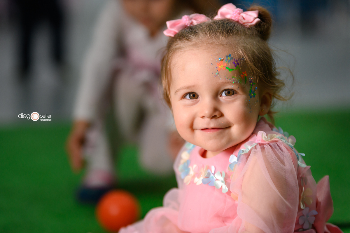 pose para foto aniversário de 1 ano pintura artística