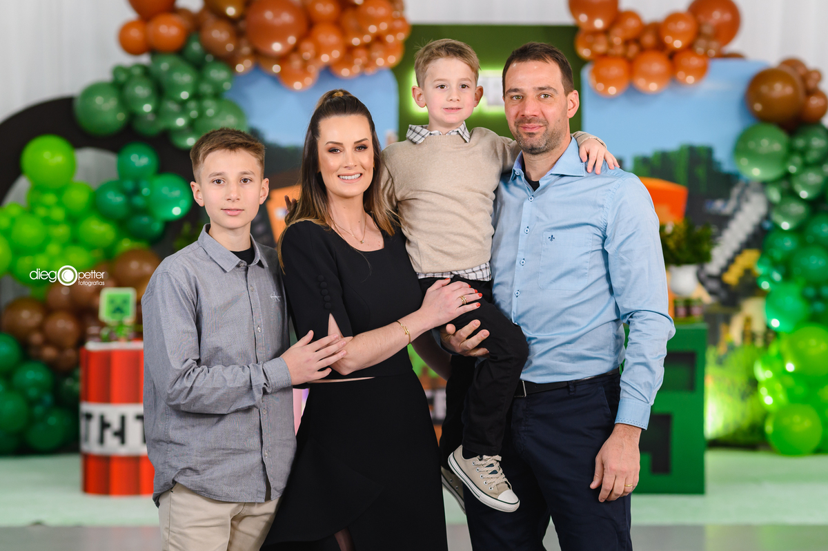 festa aniversário minicraft rafael com a família