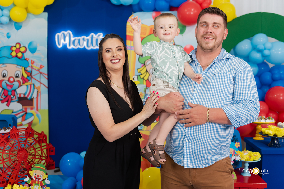 pais no aniversário de 3 anos do martin na viale soledade