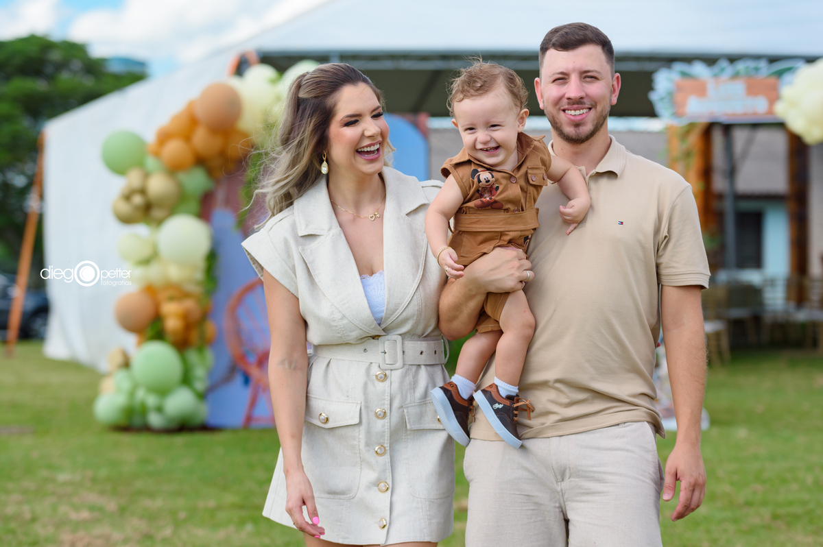 luis augusto 1º aninho aniversário infantil com os pais