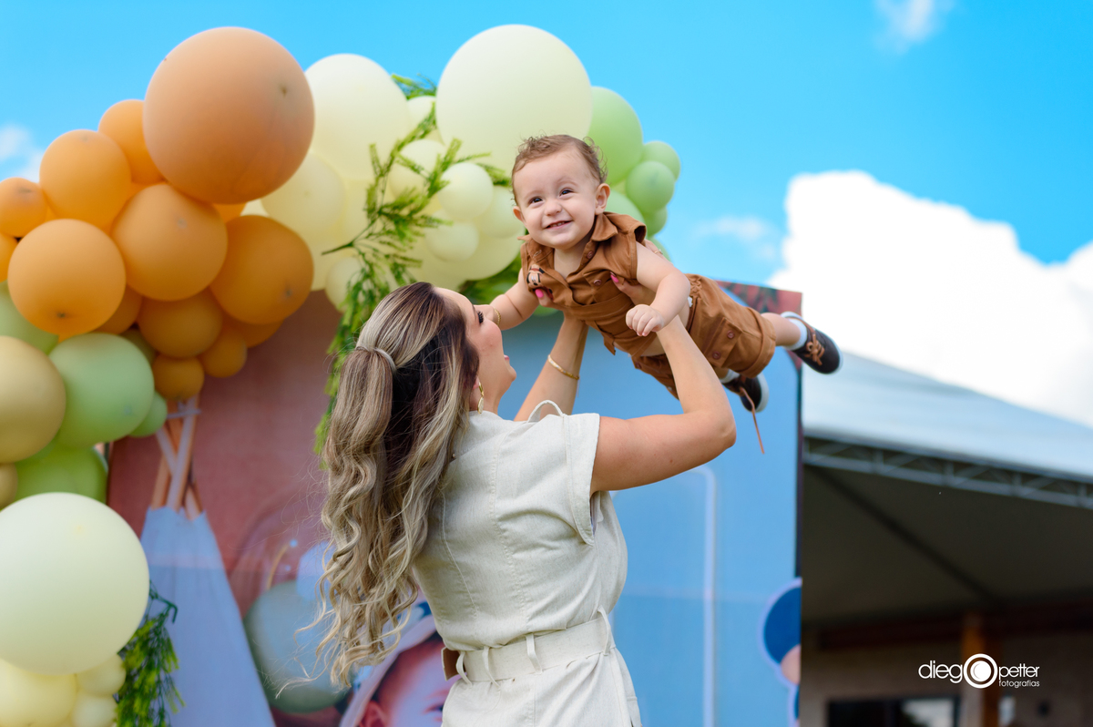 luis augusto 1º aninho aniversário infantil com a mãe