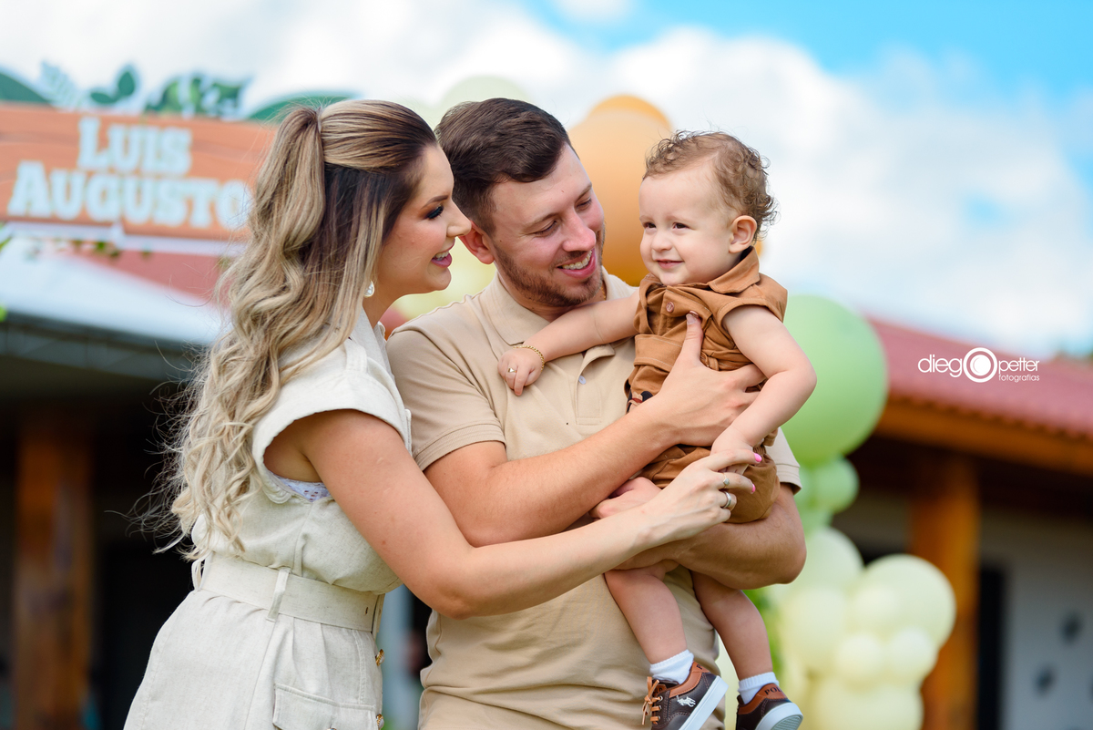 luis augusto 1º aninho aniversário infantil com os pais
