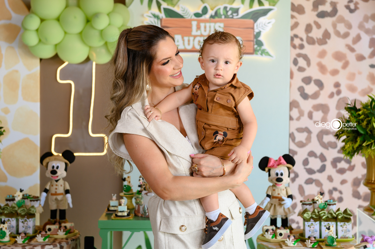 luis augusto 1º aninho aniversário infantil com a mãe