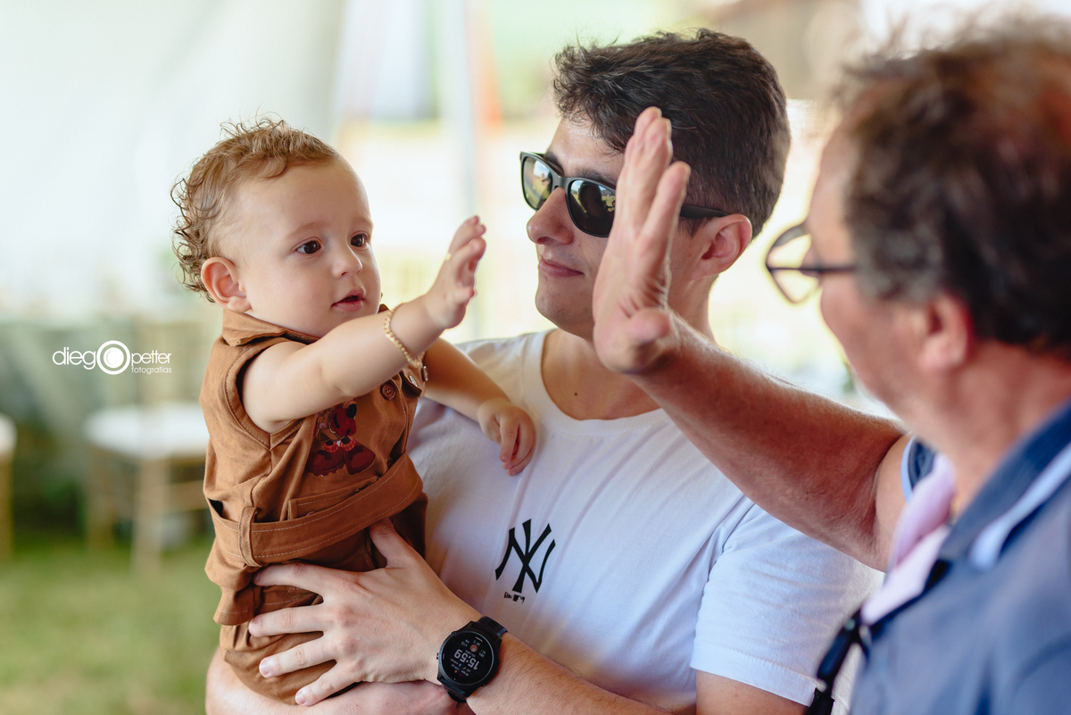 luis augusto 1º aninho aniversário infantil recebendo convidados