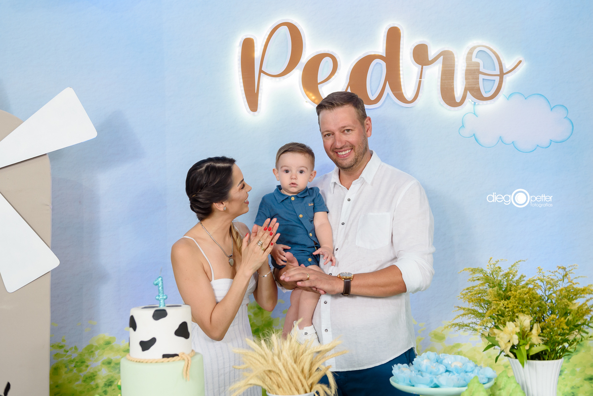 1º aninho do pedro com os pais