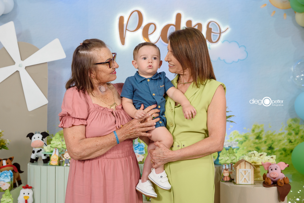 1º aninho do pedro com as avós