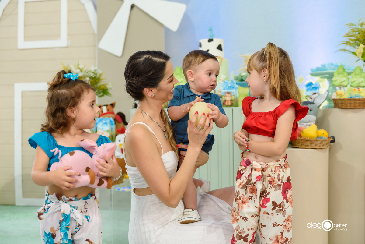 1º aninho do pedro com amiguinhos