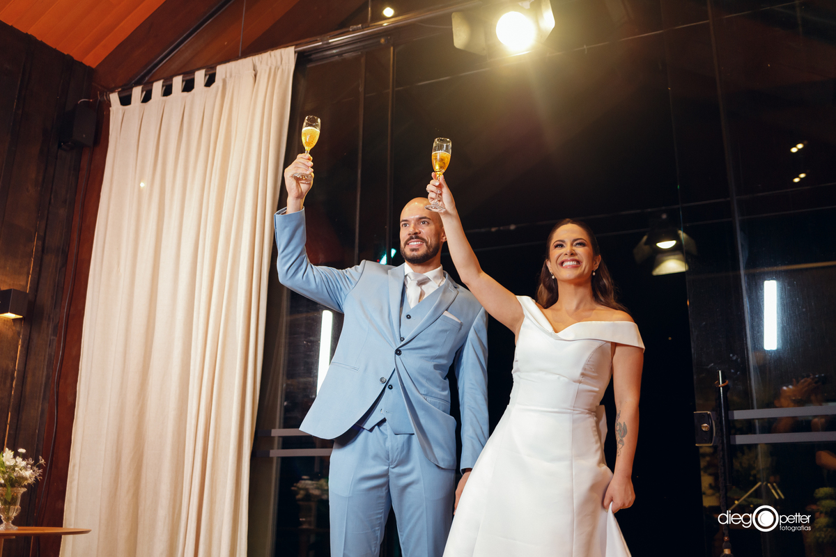 entrada dos noivos no casamento