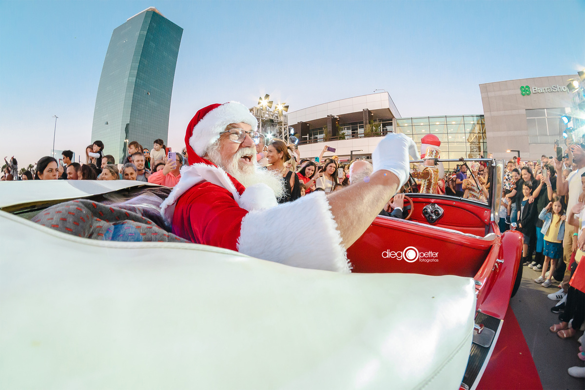 Chegada do Natal BarraShoppingSul 2024 com papai noel