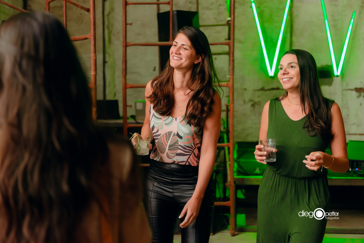 festa de final de ano poatek fuga bar 4º distrito