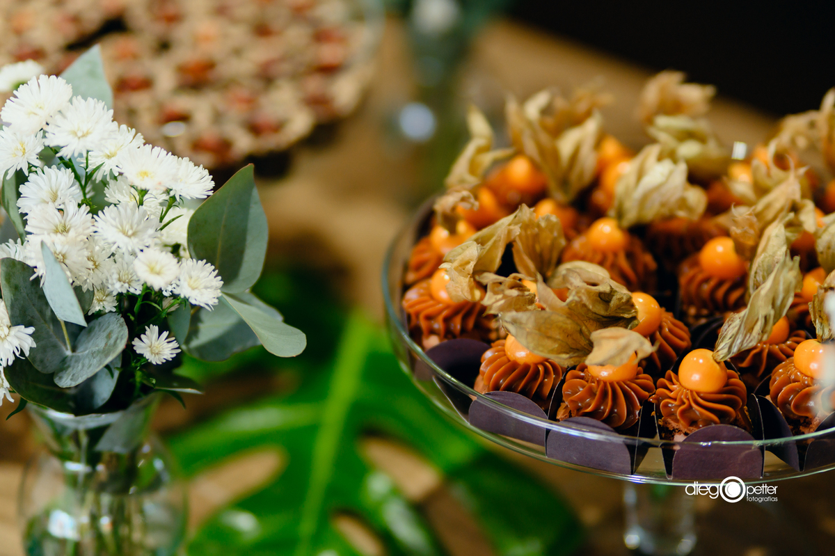 detalhe mesa de doces para eventos