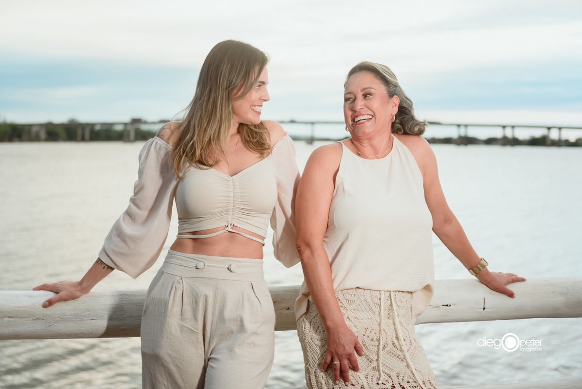 colaboradores posando para foto no guaíba