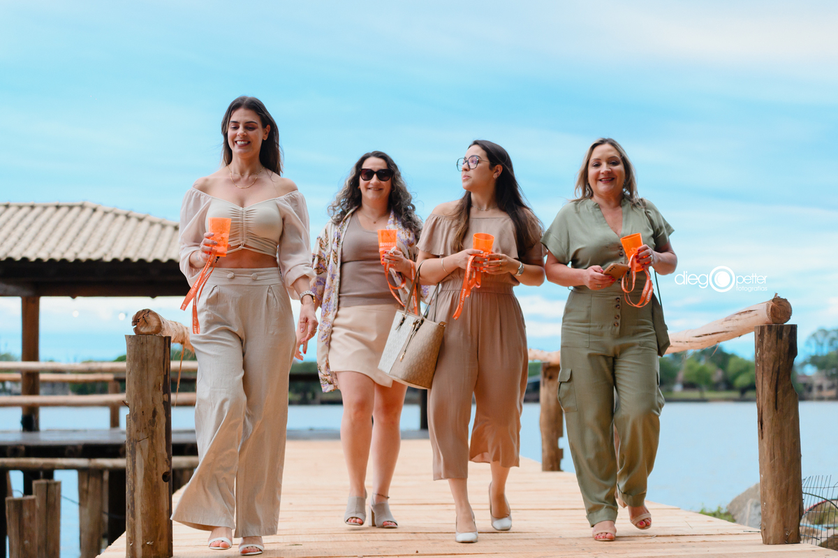 colaboradoras na festa de final de ano