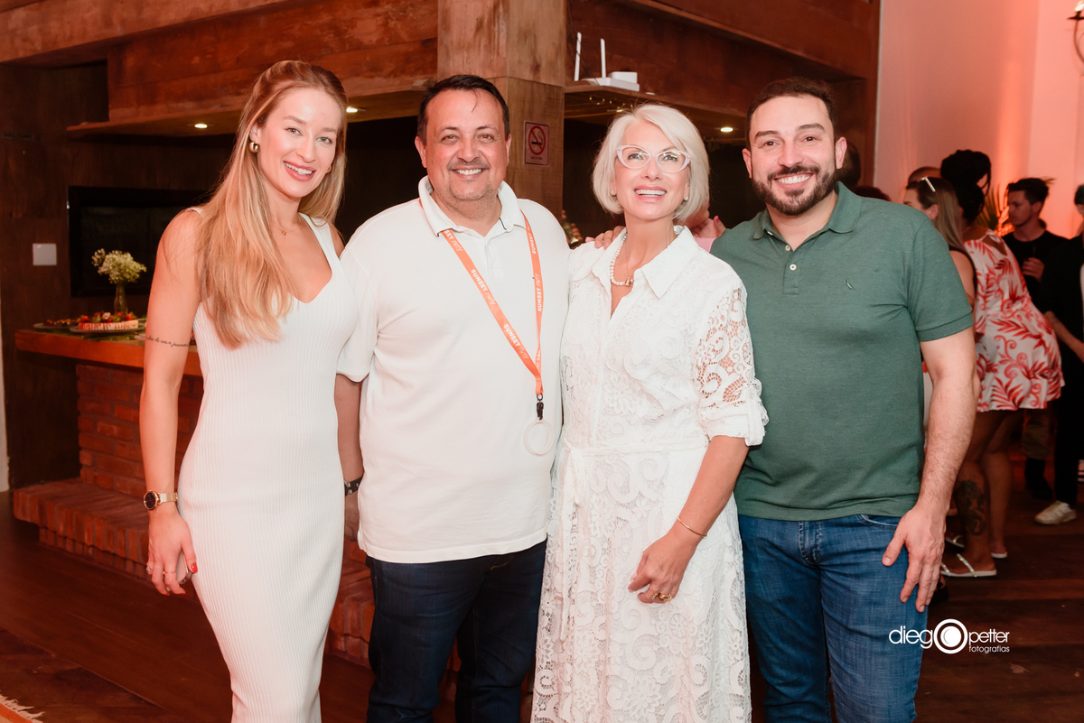 colaboradores na confraternização