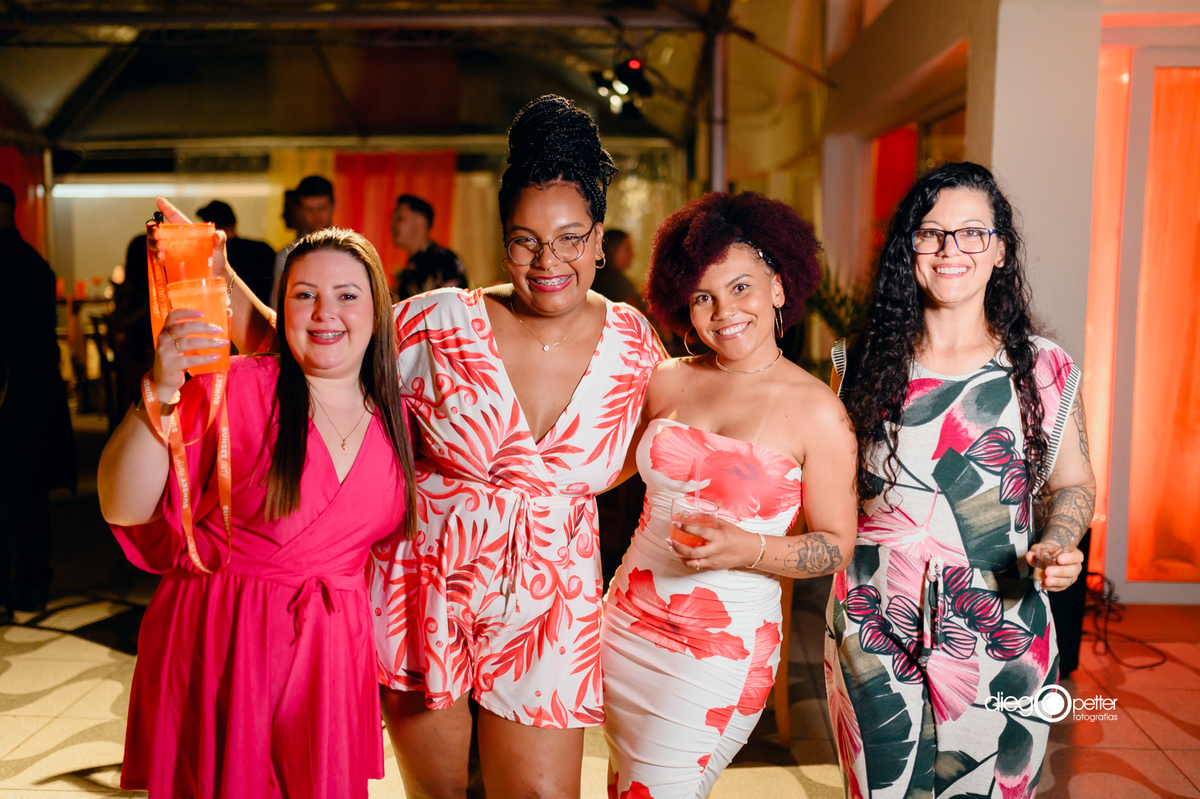 colaboradores na confraternização