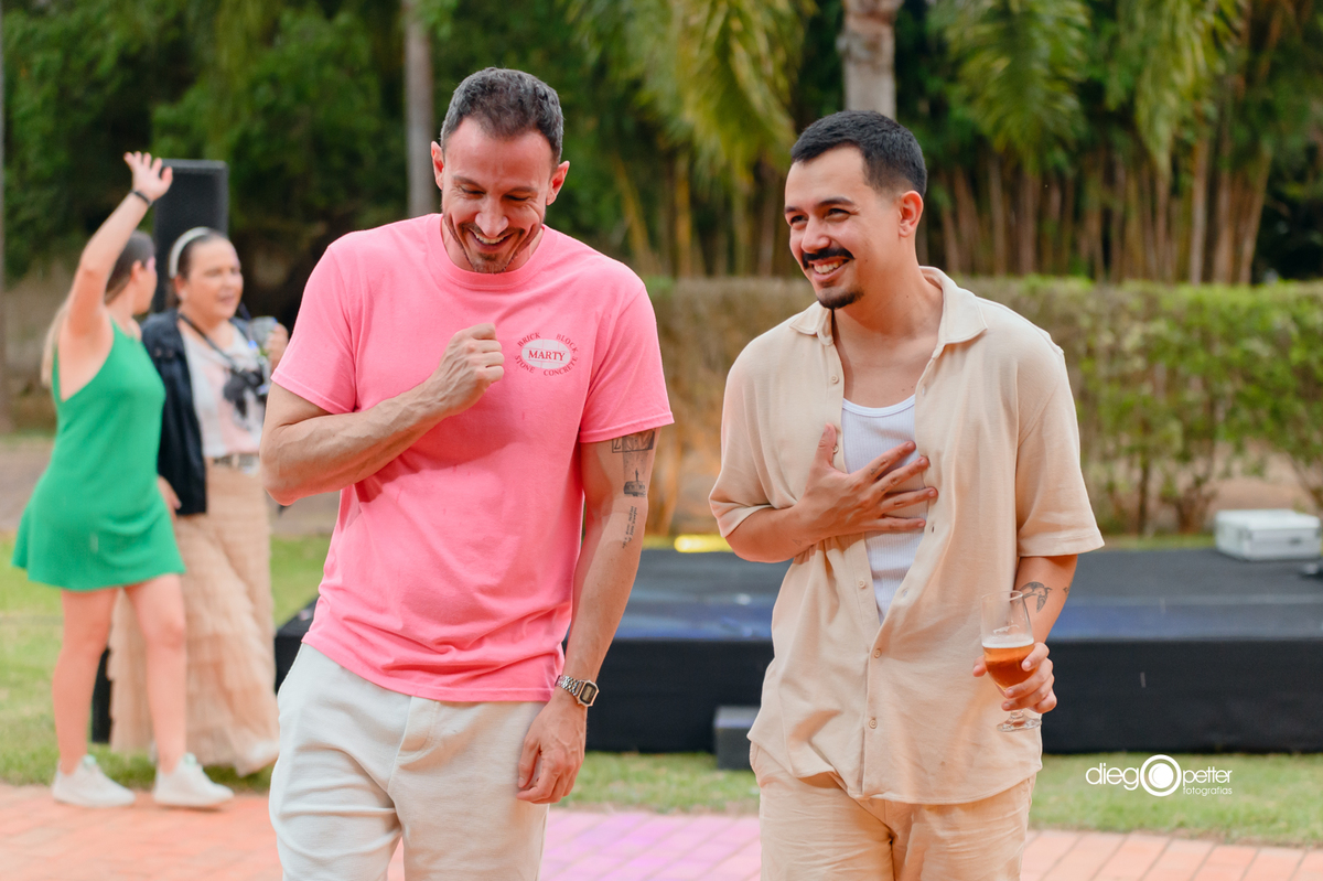 chegando na festa da empresa
