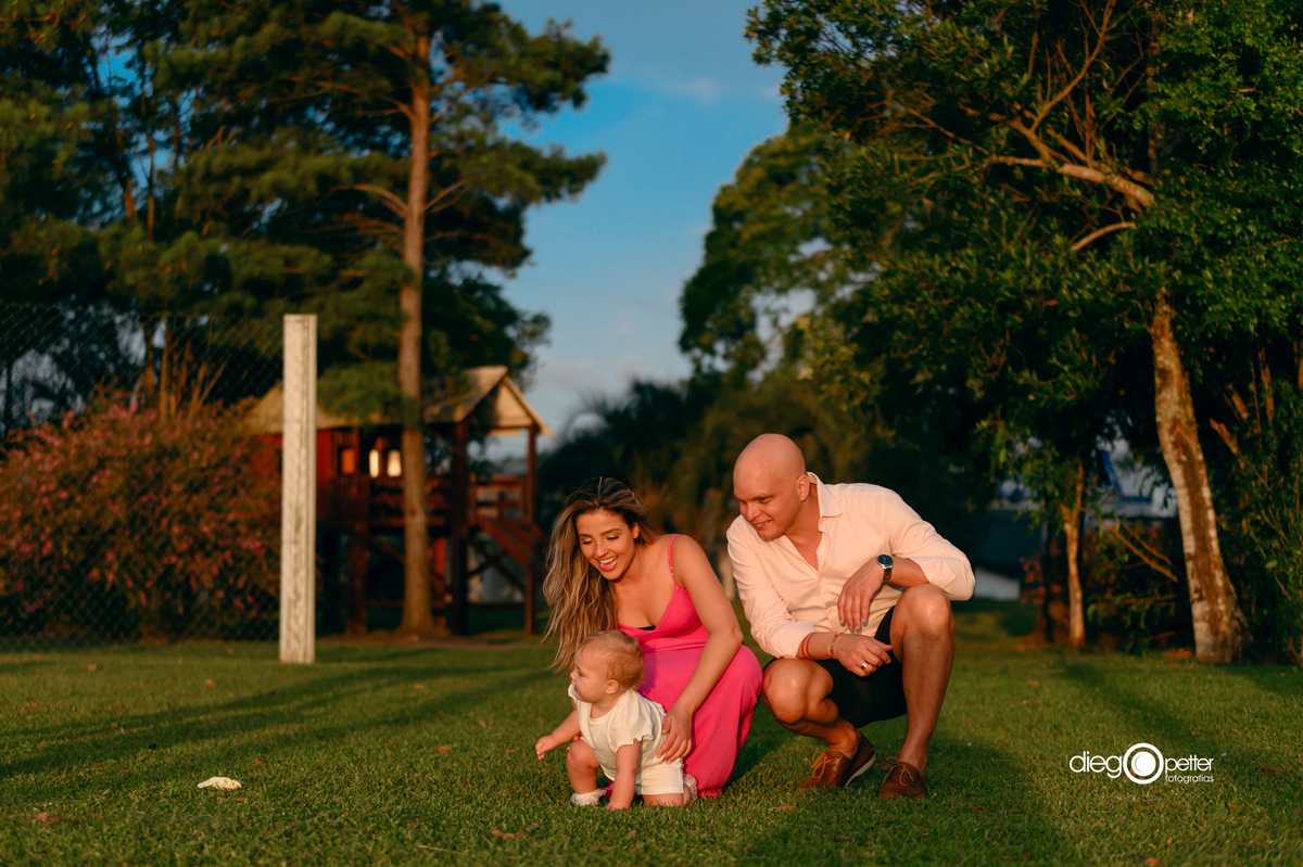 final da festa com bebê no por do sol