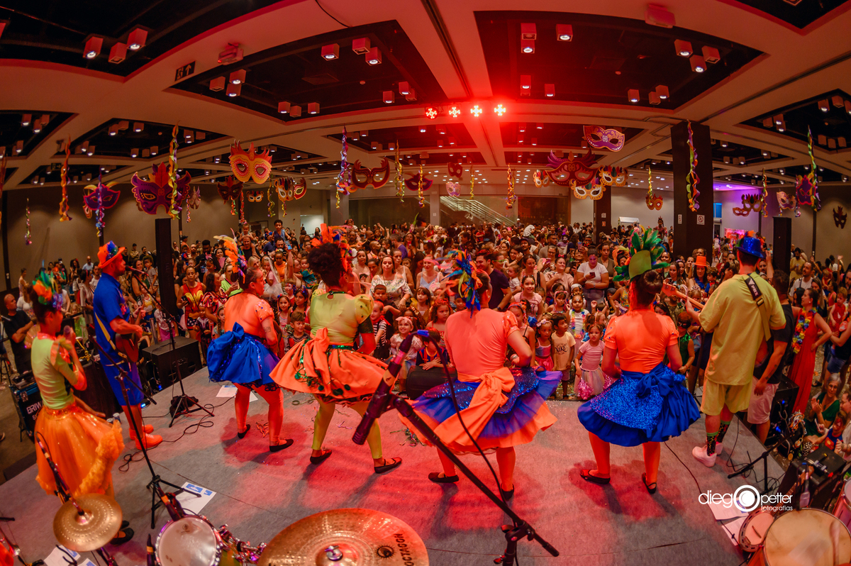 bloquinho de carnaval barrashoppingsul público