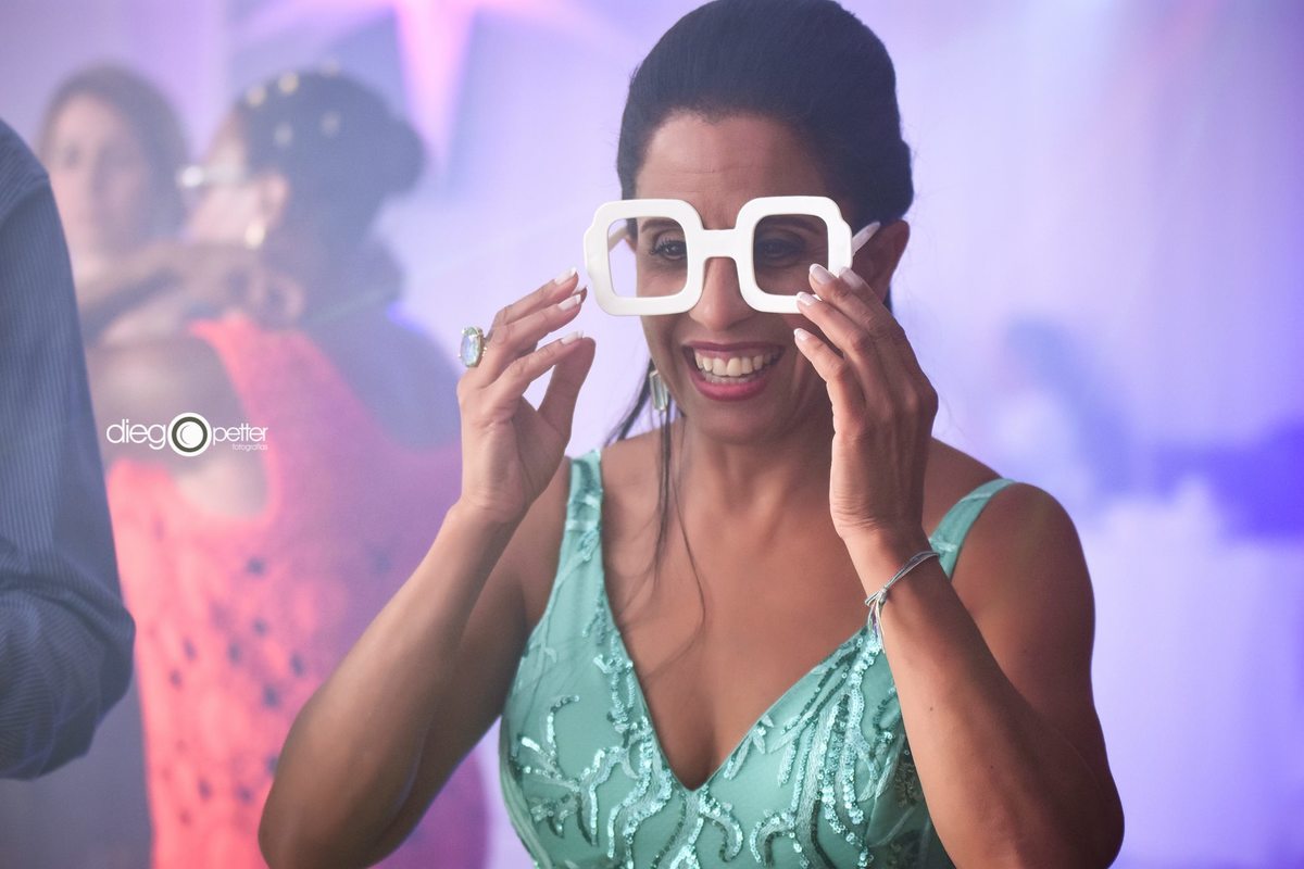 mãe da formanda na festa