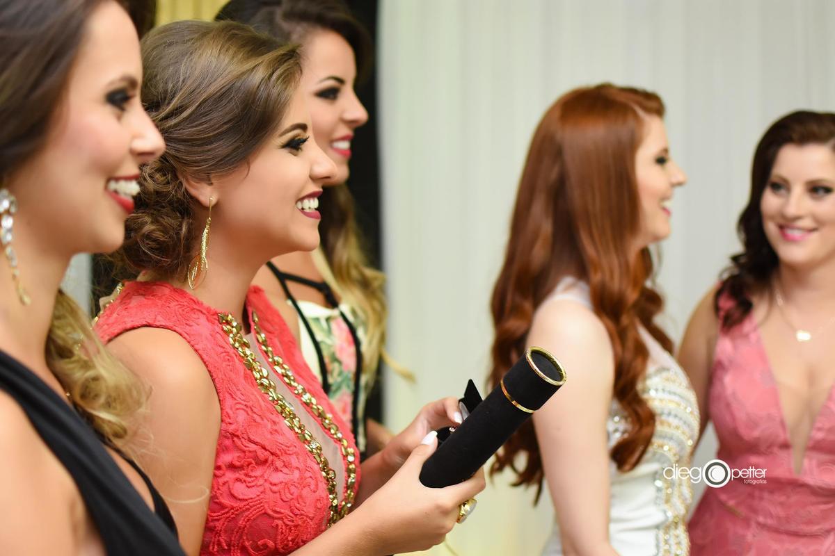 formanda sendo homenageada