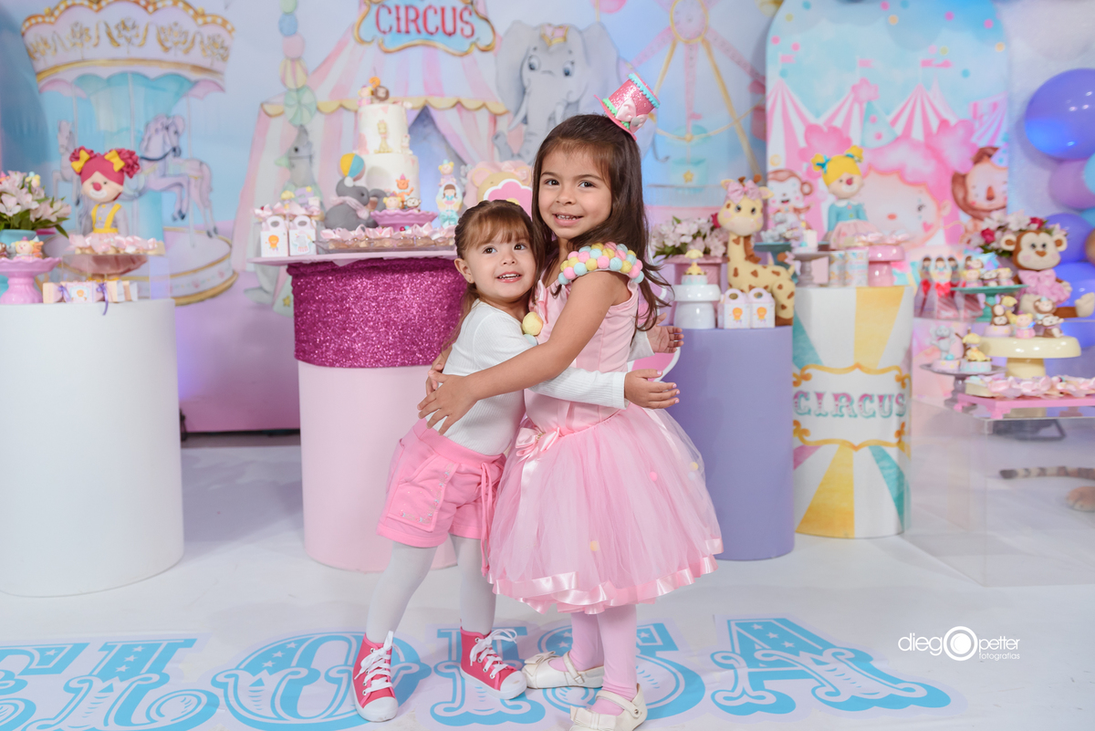 aniversariante com amiguinha