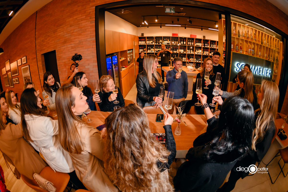 Brinde Sommelier Tasting Tour BarraShoppingSul
