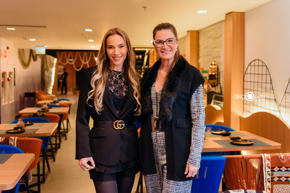 Cátia Campos e amiga