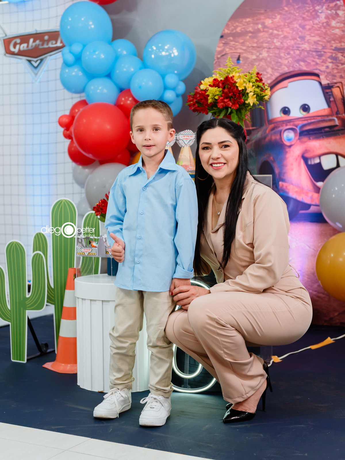 aniversário 6 anos Gabriel mão Lidiane