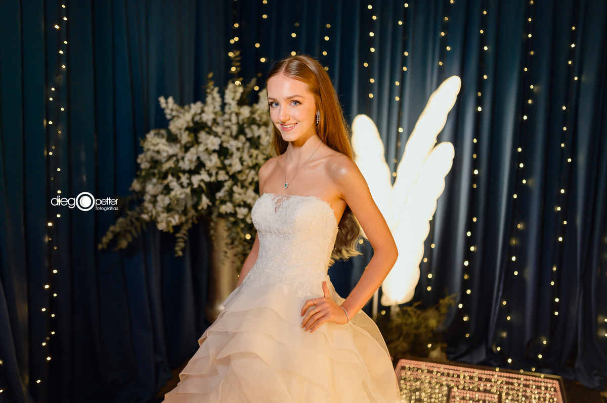 debutante posando para foto