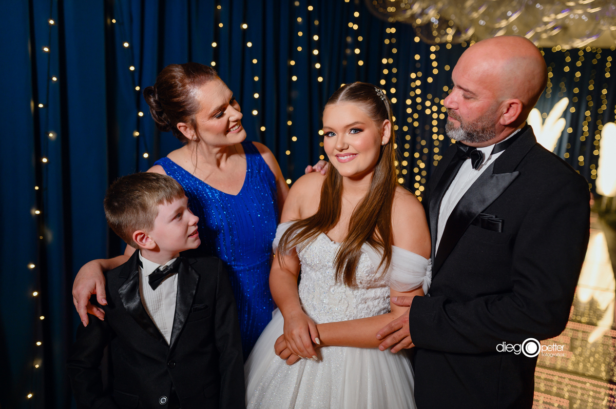 foto debutante com família