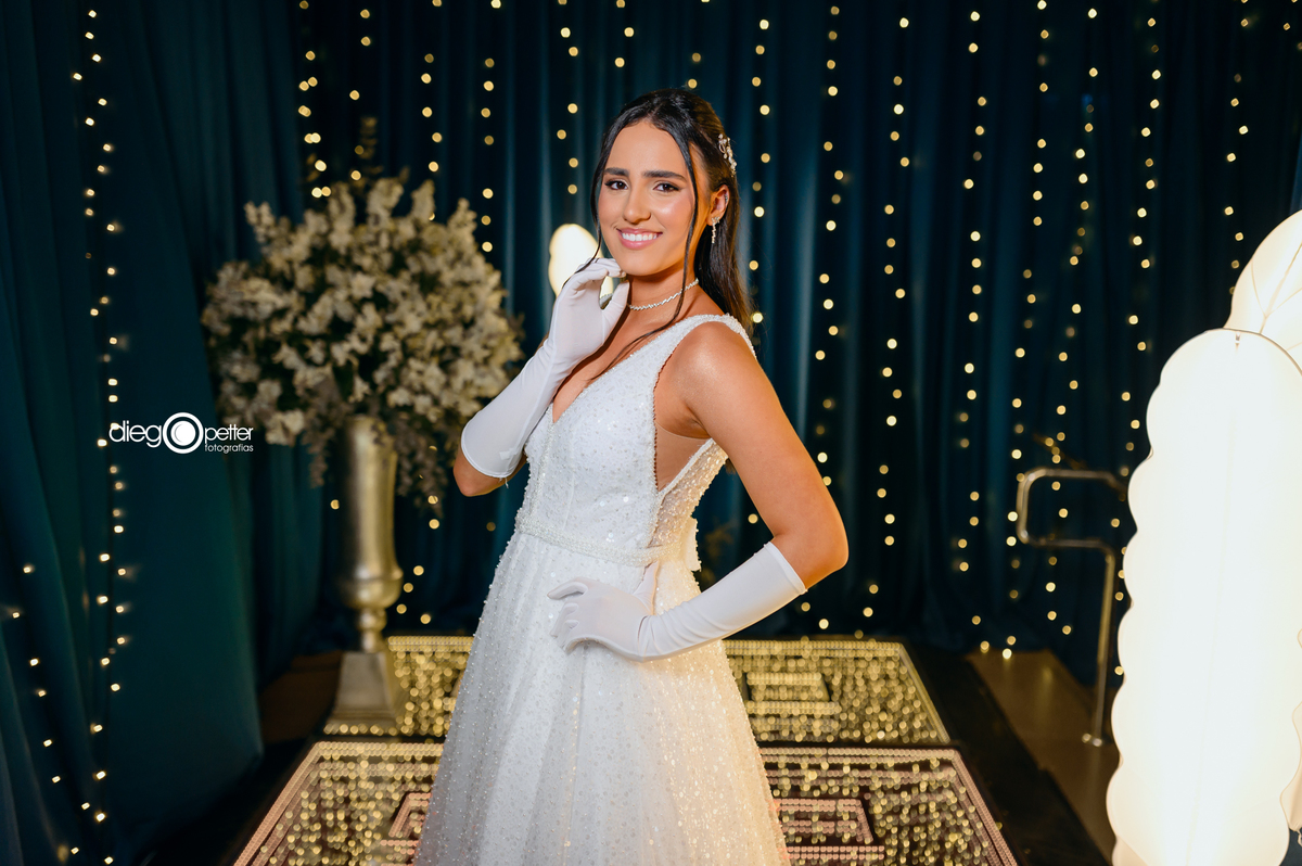 debutante posando para foto